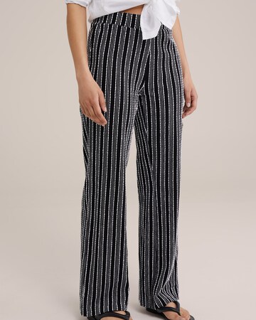 WE Fashion Bootcut Παντελόνι σε μαύρο: μπροστά