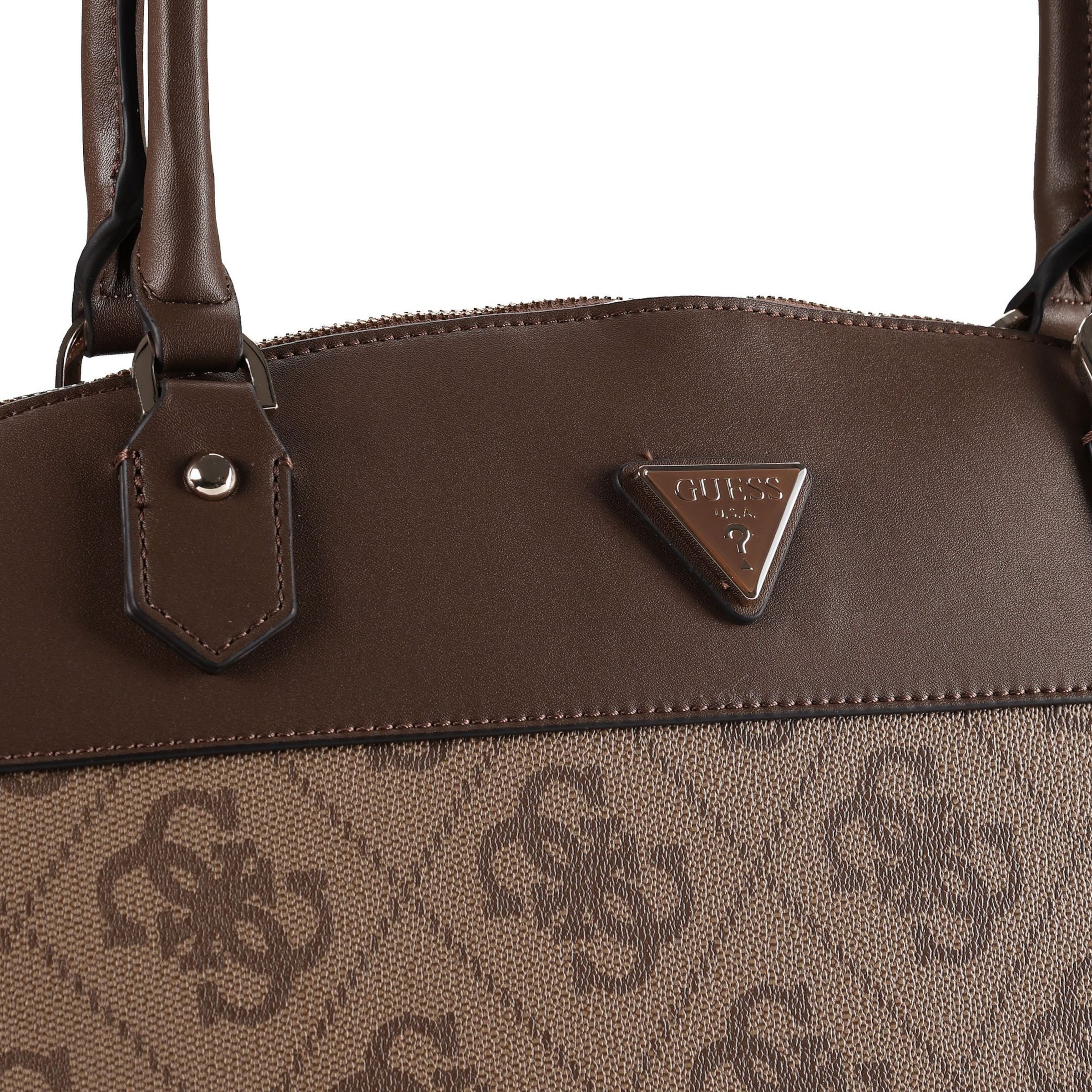 GUESS Schultertasche 'Berta' in Braun