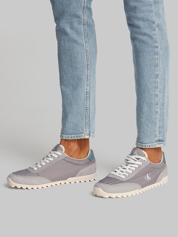 Baskets basses Calvin Klein Jeans en gris