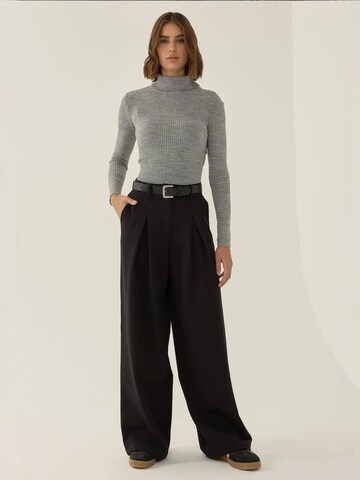 Hiccup Pullover in Grau