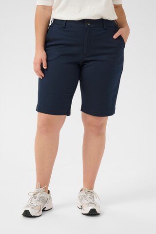 Regular Pantalon 'Leana City' KAFFE CURVE en bleu : devant
