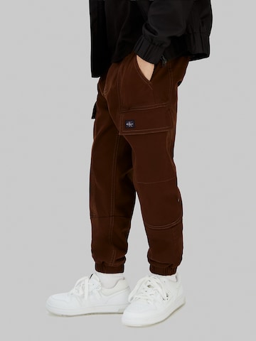 Effilé Pantalon Calvin Klein Jeans en marron