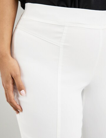 Coupe slim Pantalon SAMOON en blanc