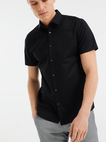 WE Fashion Slim fit Button Up Shirt in Black