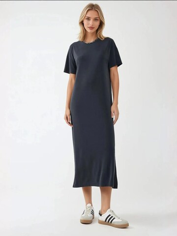 Hiccup - Vestido em cinzento: frente