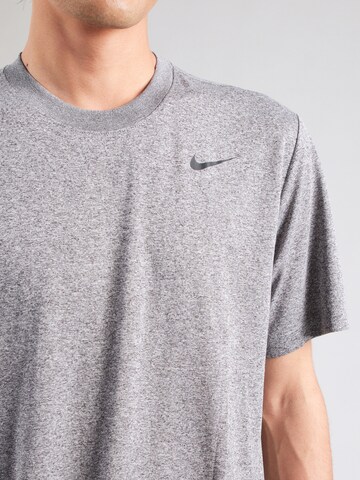 NIKE Λειτουργικό μπλουζάκι σε μαύρο
