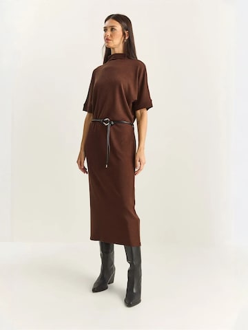 Bianco Lucci - Vestido em castanho