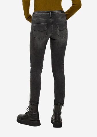 Slimfit Jeans 'Catie' de la QS pe gri