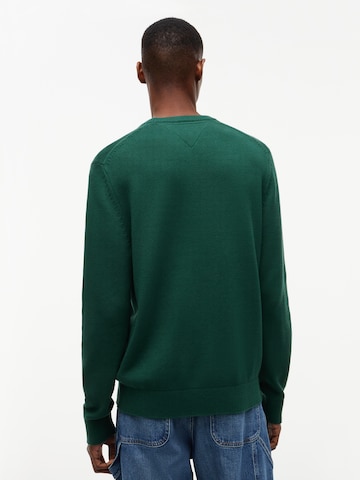 Tommy Jeans Pullover 'ESS' in Grün