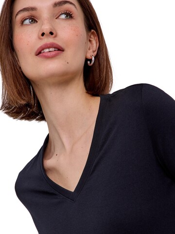 FALKE Shirt 'Essential' in Black