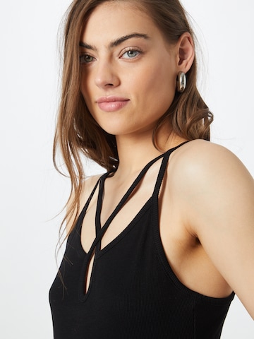 ABOUT YOU Top 'Aleana' in Black