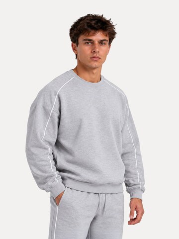 Sweat-shirt 'Brenvaro' Smilodox en gris