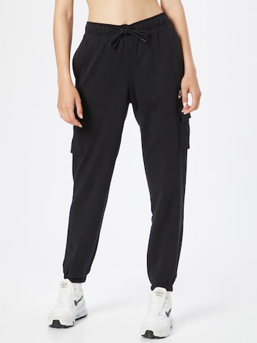 Effilé Pantalon cargo Nike Sportswear en noir : devant