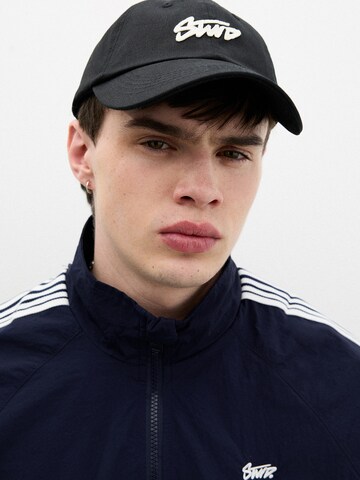 Pull&Bear Cap 'GORRA' in Black