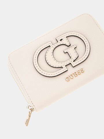 GUESS Wallet 'Calebra' in White