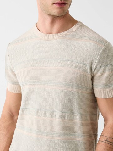 GUESS Sweater in Beige