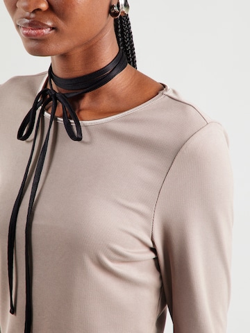 YAS Shirts 'YASPALOMA' i grå