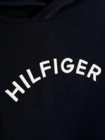 TOMMY HILFIGER Sweatshirt i blå