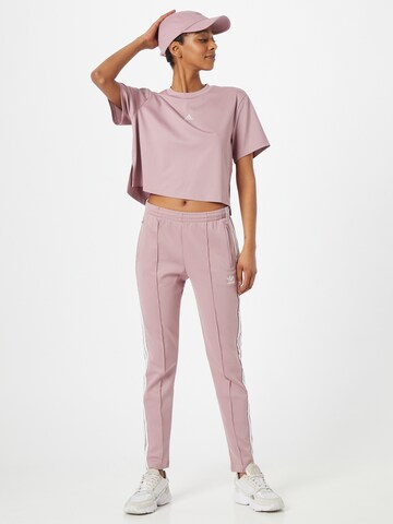 ADIDAS ORIGINALS Slimfit Spodnie 'Primeblue Sst' w kolorze fioletowy