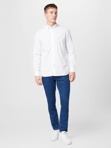 TOMMY HILFIGER Regular Fit Hemd (OCS) in Weiß