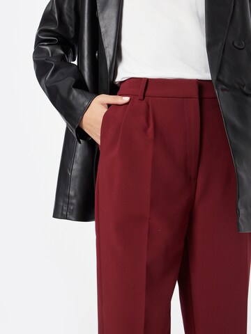 Coupe slim Pantalon à pince Warehouse en rouge