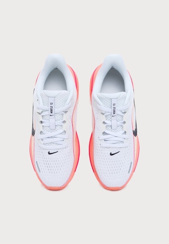 NIKE - Sapatilha de desporto 'Winflo 12' em branco