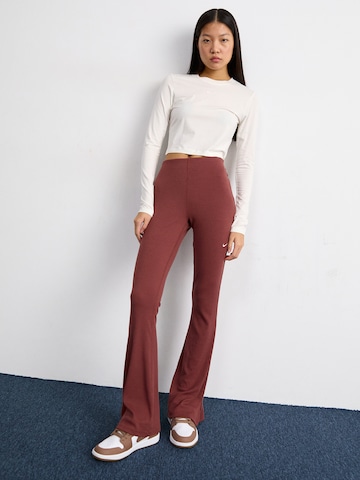 Jordan Низкие кроссовки 'AIR JORDAN 1' в Коричневый: спереди