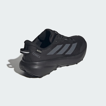 Chaussure basse 'Tracefinder Plus' ADIDAS TERREX en noir
