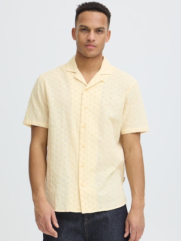 Coupe regular Chemise ' BHAulia ' BLEND en beige : devant