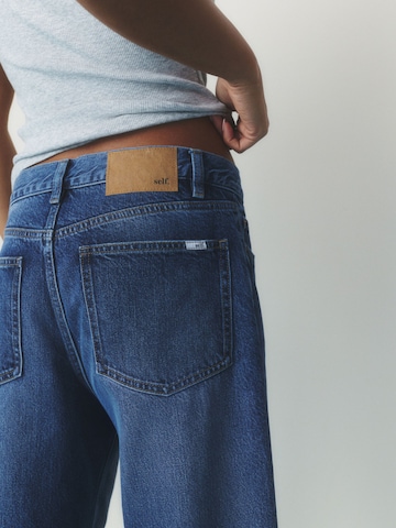 Loosefit Jeans di self. in blu