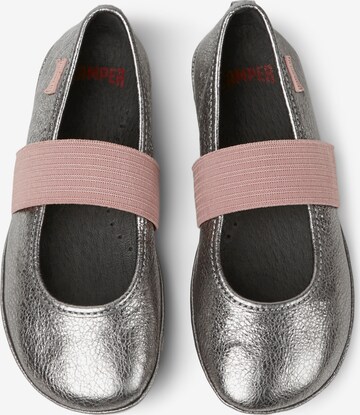 CAMPER Ballet Flats 'Right' in Silver