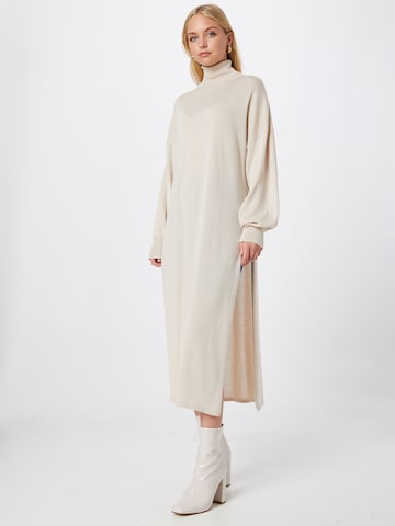 Robe Karo Kauer en beige : devant