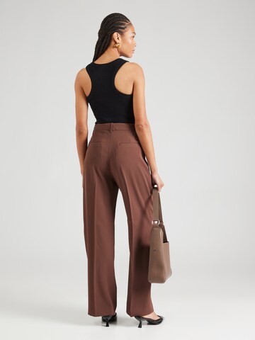 Regular Pantalon à plis 'HARRIE' FRENCH CONNECTION en marron