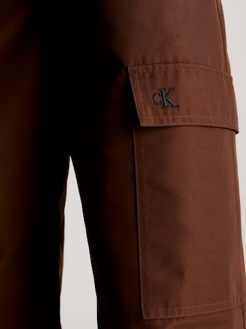 Calvin Klein Jeans Loosefit Παντελόνι cargo σε καφέ