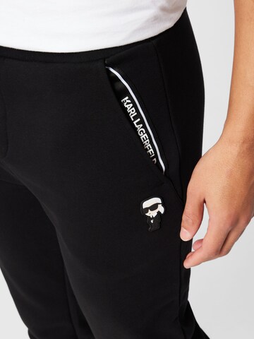 Tapered Pantaloni de la Karl Lagerfeld pe negru