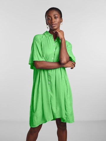 Y.A.S - Vestido camisero 'FIRA' en verde: frente