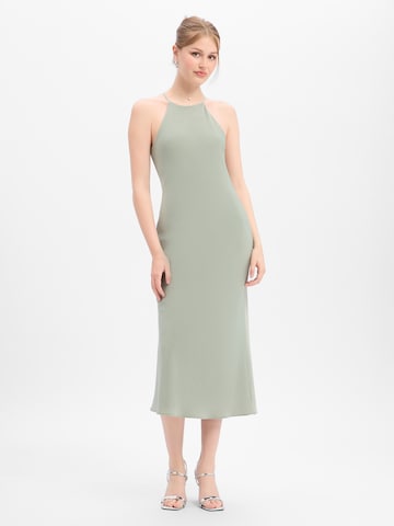 Robe Marie Lund en vert : devant