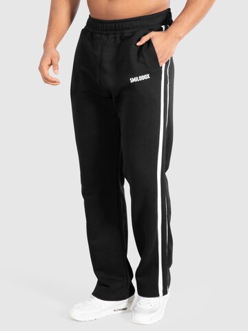 Loosefit Pantalon 'Tariq' Smilodox en noir : devant