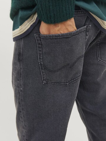 regular Jeans 'Mike' di JACK & JONES in nero