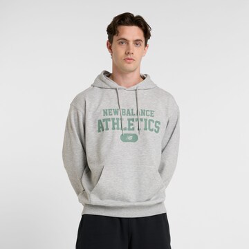 new balance Sweatshirt 'Heritage' in Grau: Vorderseite