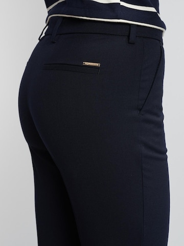 Slimfit Pantaloni per costume tradizionale 'Elena 8670' di W. Wegener in blu