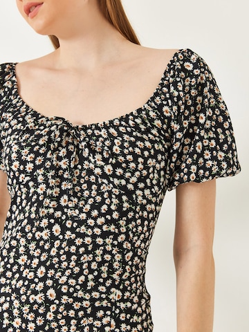 Bianco Lucci Kesämekko värissä musta