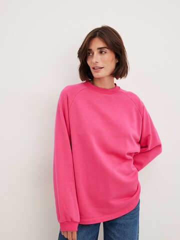 NA-KD Sweatshirt in Pink: front