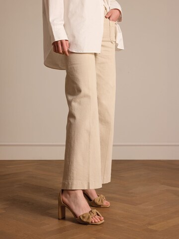 MANFIELD Sandaal in Beige