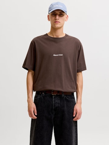 JACK & JONES T-shirt 'JORNORREBRO' i brun: framsida