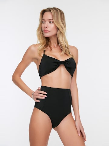 Pantaloncini per bikini di Trendyol in nero: frontale