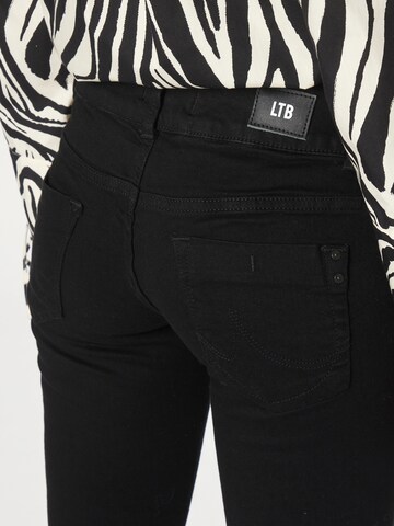 LTB Slimfit Jeans 'Molly' in Schwarz