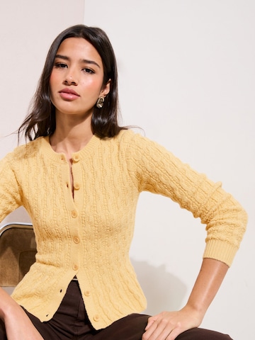 Friends Like These Πλεκτή ζακέτα σε κίτρινο