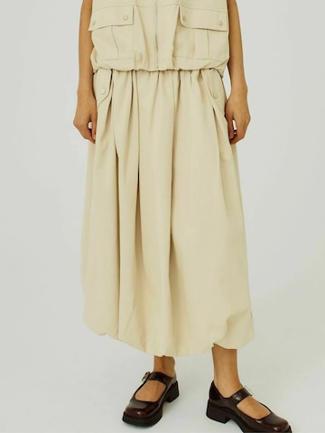 NORR Skirt in White: front
