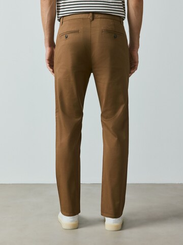 NextSlimfit Chino hlače - smeđa boja